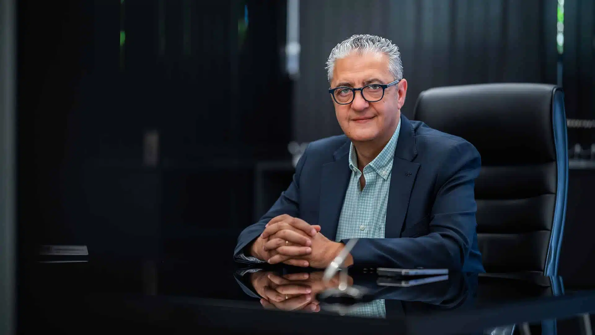Dr. Hazem, пластика на венеца и костта, възстановяване на челюстта, кортикобазални импланти, имплантологична клиника